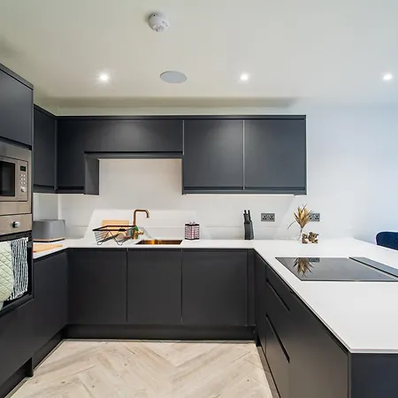 Modern 4-Bed Townhouse, Conveniently Located Near Leeds City Centre - Perfect For Corporate Stays Exterior photo