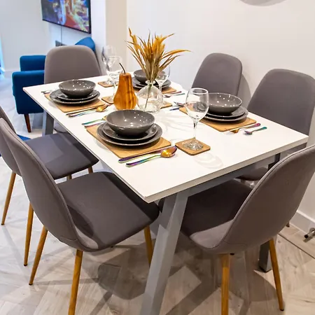 Modern 4-Bed Townhouse, Conveniently Located Near Leeds City Centre - Perfect For Corporate Stays Exterior photo