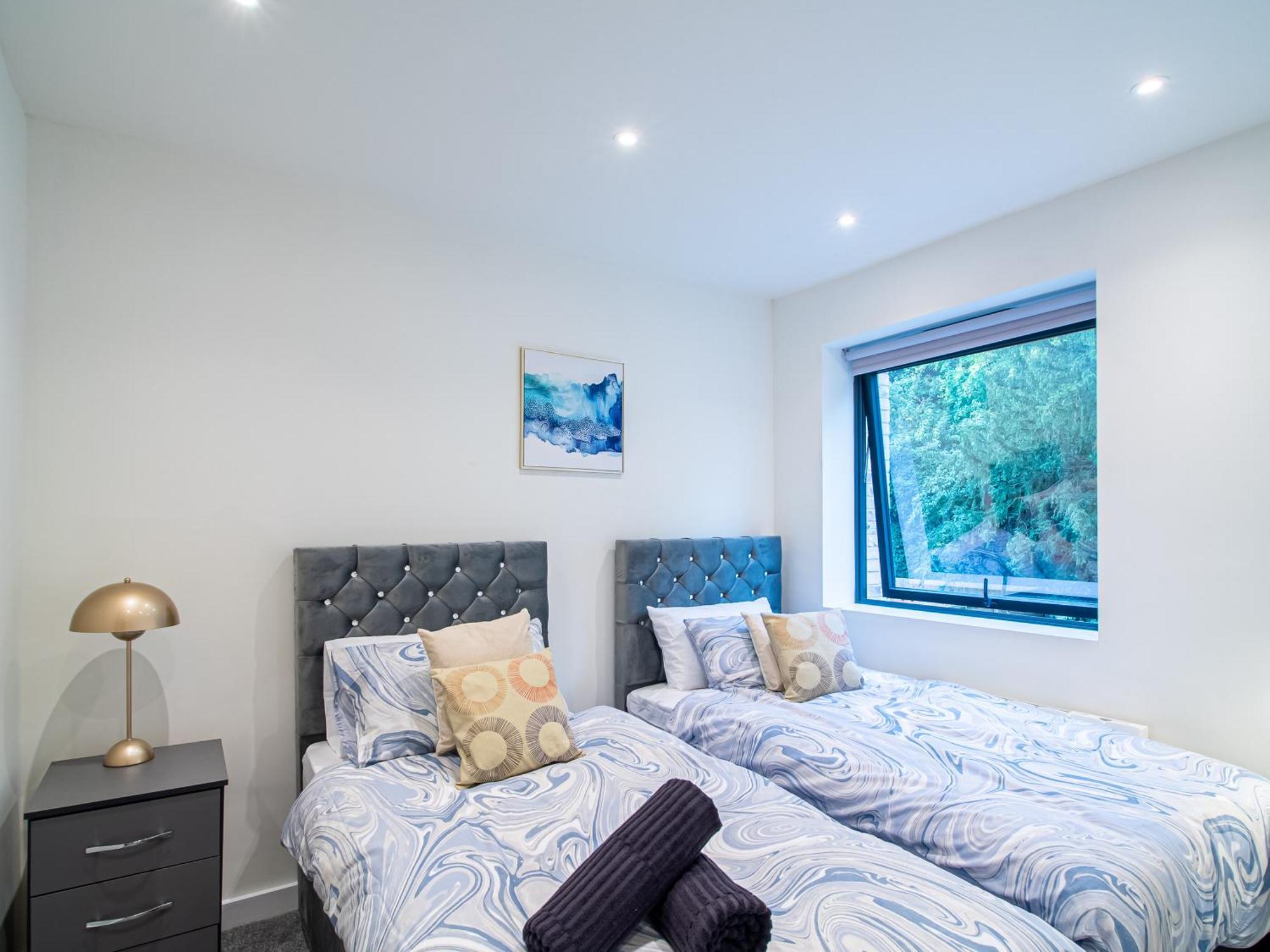 Apartment Modern 4-bed Townhouse, Conveniently Located Near Leeds Centre - Perfect For Corporate