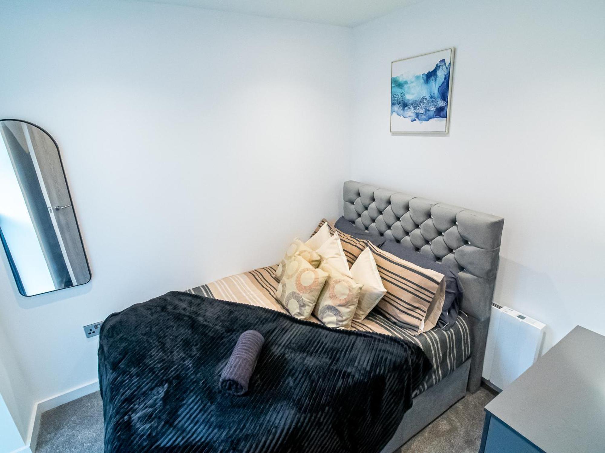 Apartment Modern 4-bed Townhouse, Conveniently Located Near Leeds Centre - Perfect For Corporate *